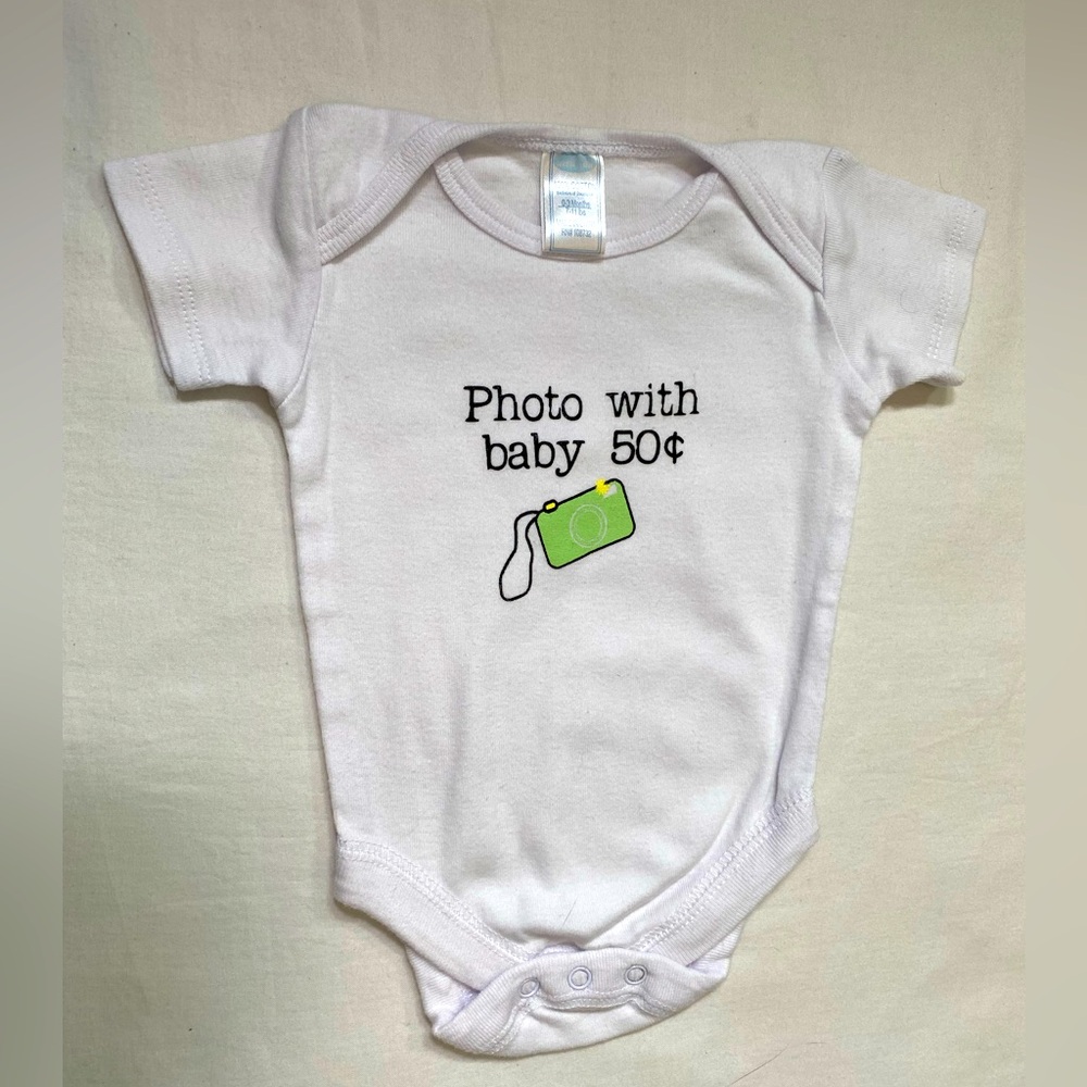 Trend Lab - Photo with Baby 50c-  0-3 months short sleeve short bodysuit.